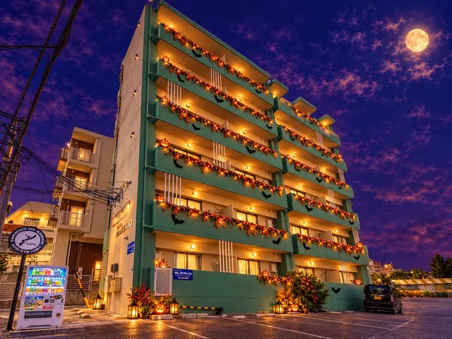 HOTEL KINJO 国際通り 16 エミネンス牧志 外観（公式サイト）（ハロウィンイメージ）