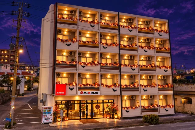 HOTEL KINJO うるま石川インター 14 外観（ハロウィンイメージ）