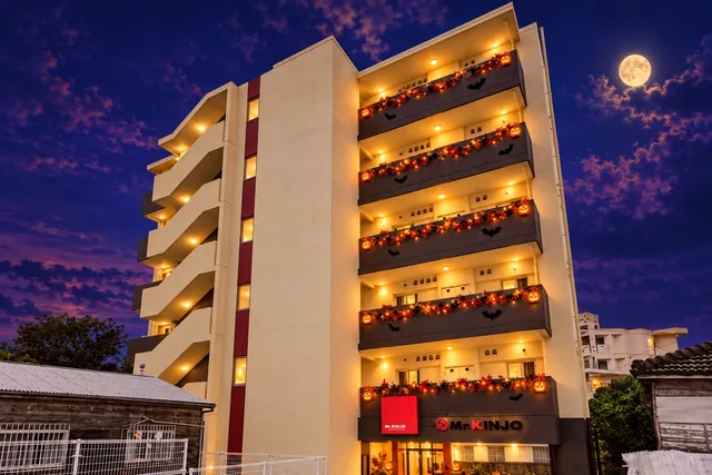 Mr.KINJO Eminence inn Makishi II 外観（ハロウィンイメージ）