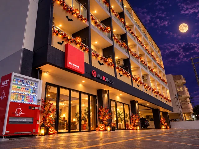 HOTEL KINJO 豊見城 103 外観（ハロウィンイメージ）